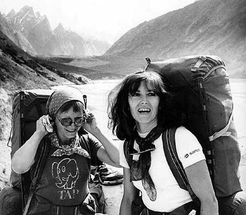 K2 1982. Ewa Panejko-Pankiewicz i Danuta Wach, Fot. Wanda Rutkiewicz